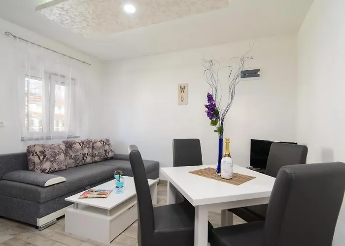 Apartamento In Okrug Gornji With Sea View, Balcony, Air Conditioning, Wifi 5134-6 *