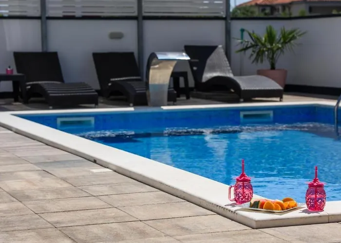 In Okrug Gornji With Sea View, Balcony, Air Conditioning, Wifi 5134-6 Trogir