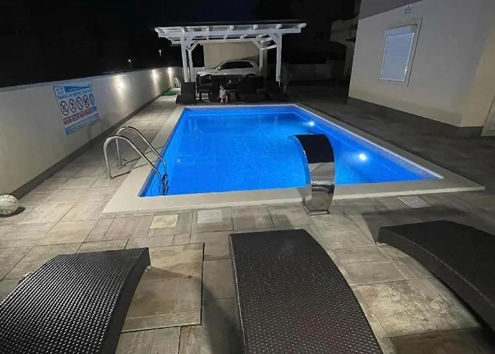 In Okrug Gornji With Sea View, Balcony, Air Conditioning, Wifi 5134-6 Apartamento *