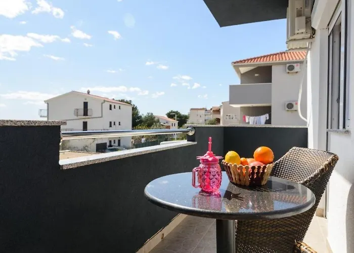 In Okrug Gornji With Sea View, Balcony, Air Conditioning, Wifi 5134-6 Lägenhet