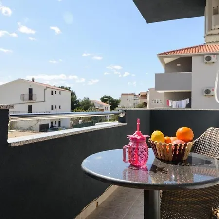 In Okrug Gornji With Sea View, Balcony, Air Conditioning, Wifi 5134-6 Apartment